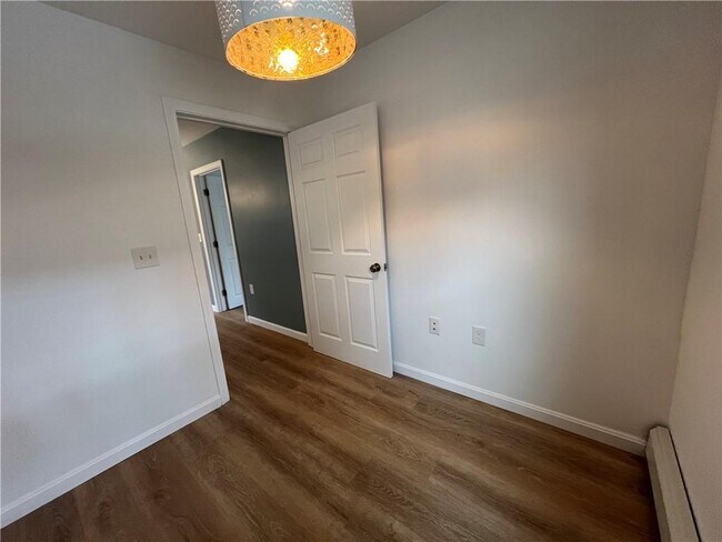 Building Photo - 9 Turner Ave