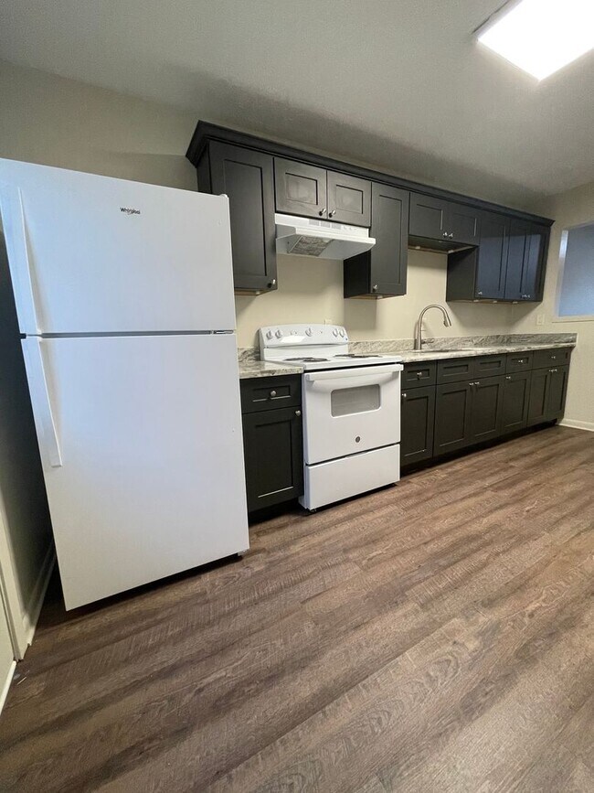 Building Photo - 113 Cantal Dr
