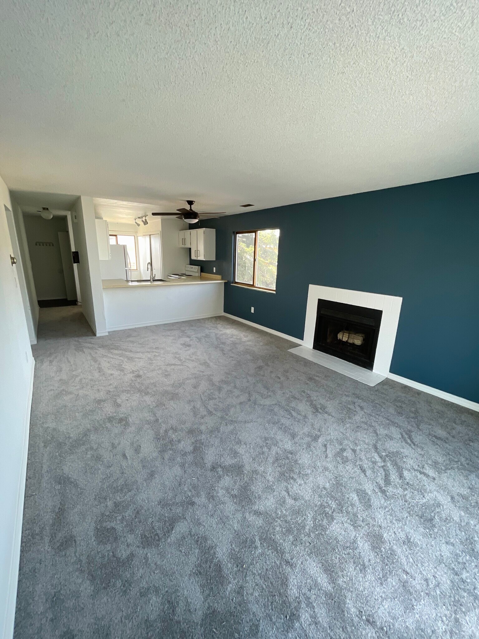 Building Photo - 2210 Split Rock Dr