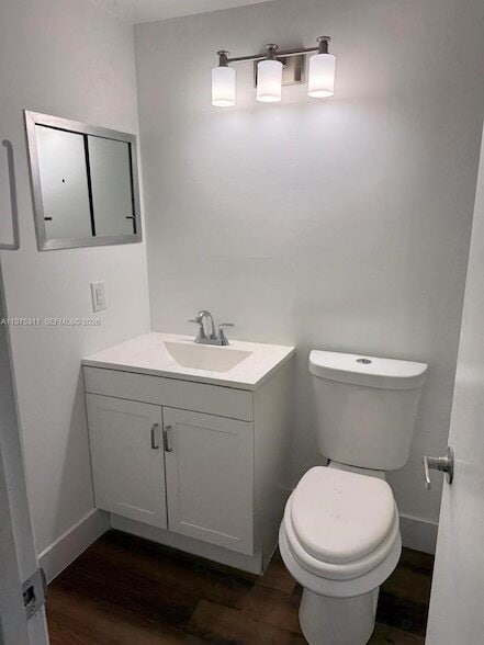 Building Photo - 104 Easthampton E