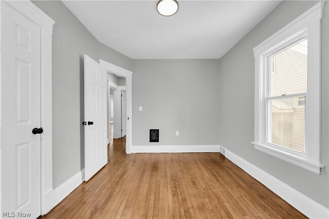 Building Photo - 2638 E 126th St