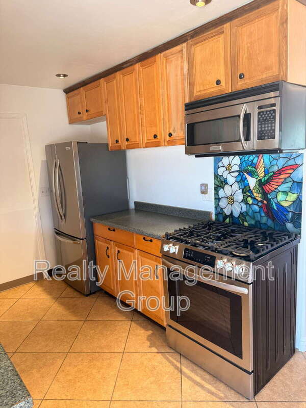 Building Photo - 98 E Palomar St