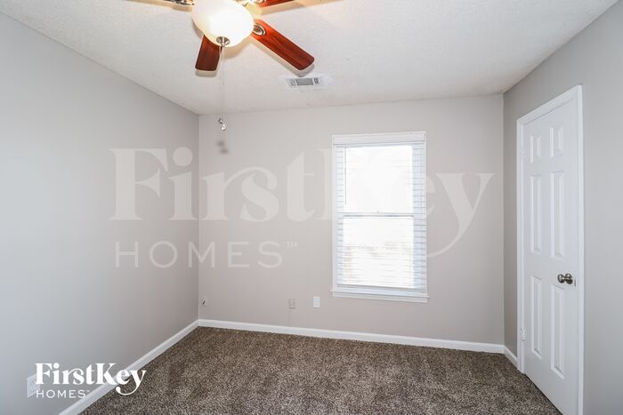 Building Photo - 2255 Hickory Path Dr
