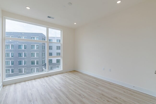 Building Photo - Luxury Northern Liberties Condo