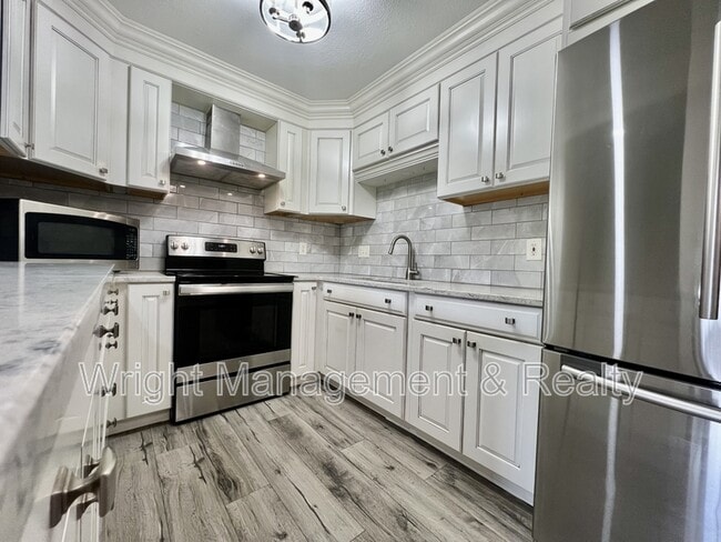 Building Photo - 2690 Coral Landings Blvd