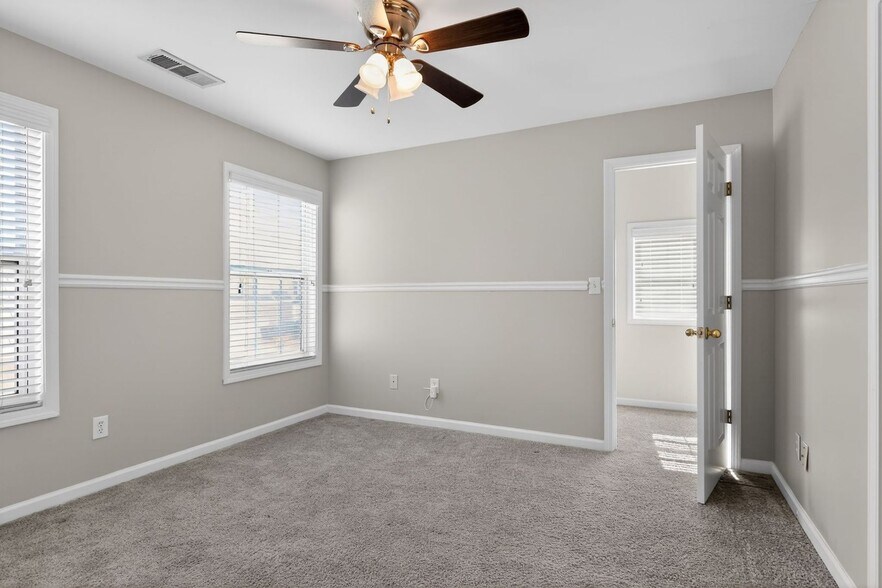 Building Photo - 6108 Vintage Pointe Pl