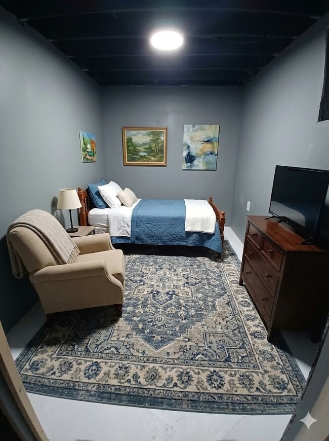 Building Photo - 401 S Independence Ave