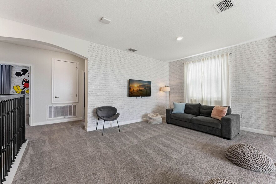 Building Photo - 770 Sticks St