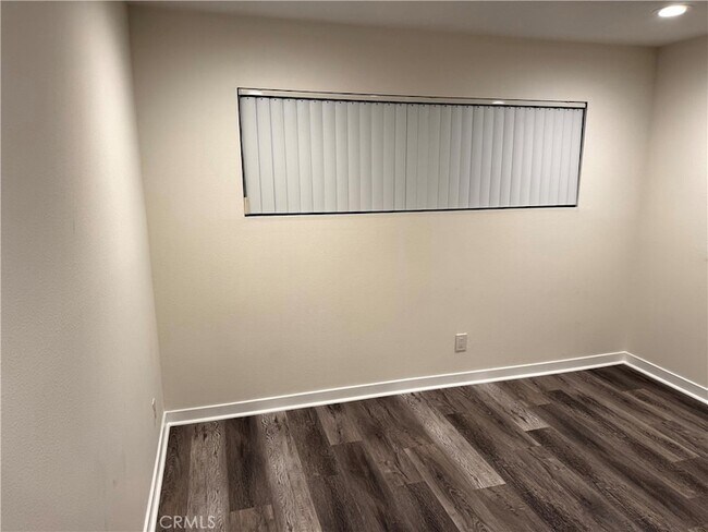 Building Photo - 280 Molino Ave