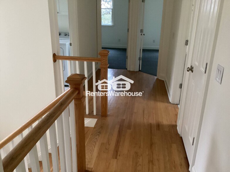 Building Photo - 1073 Davis Cir NW