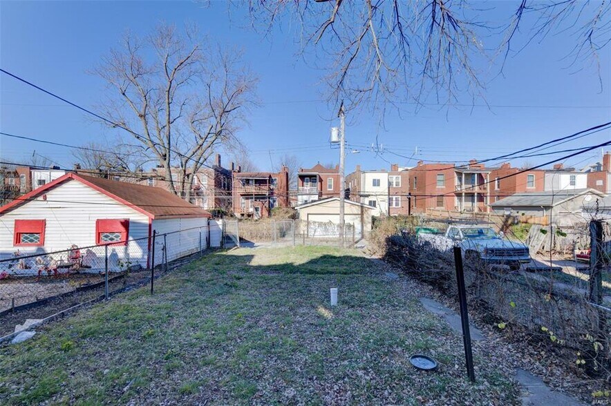 Building Photo - 4427 Athlone Ave