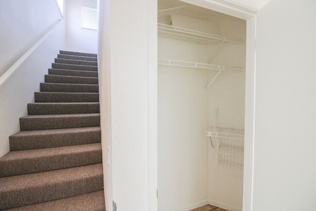 Building Photo - 299 Albert Dr