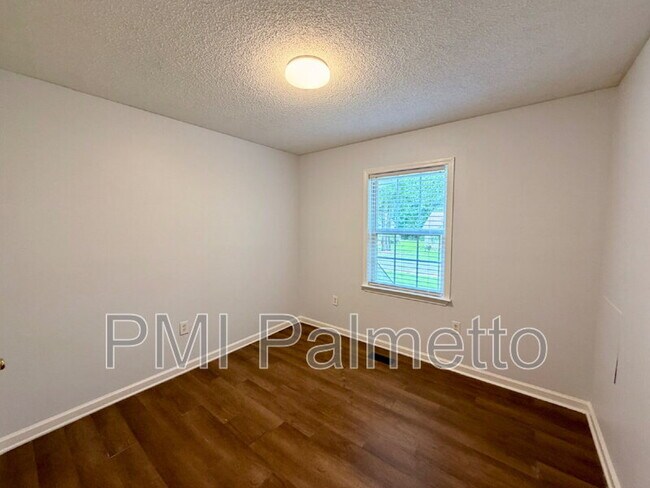 Building Photo - 119 Chatham Forest Cir