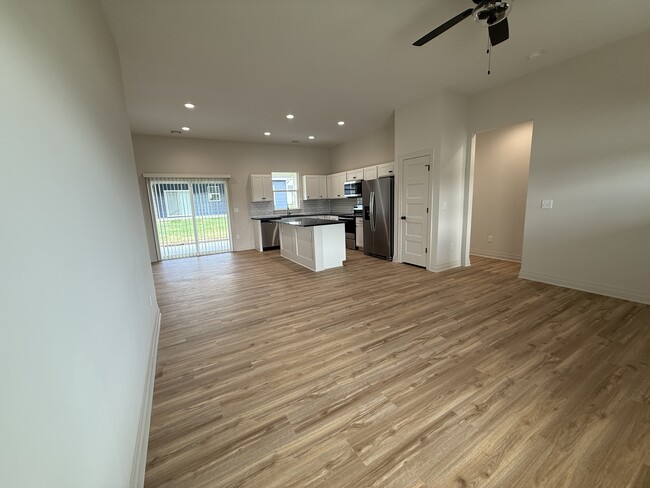 Building Photo - 1823 Liam Ct