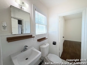 Building Photo - 1214 Sutton Dr