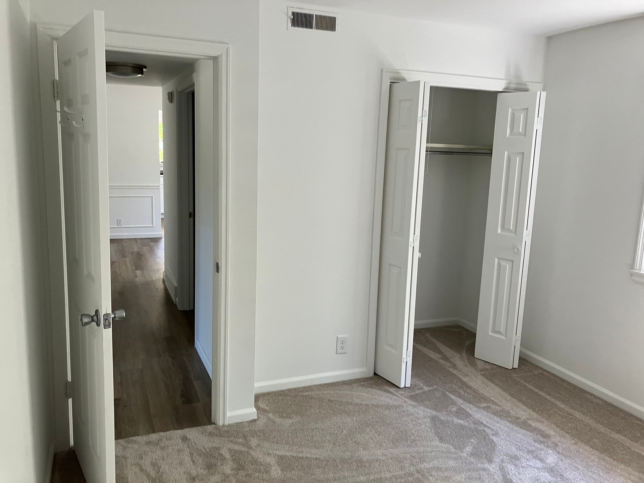 Guest bedroom - 5601 N Humboldt Ave