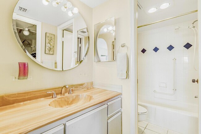 Building Photo - 1025 Sugar Sands Blvd