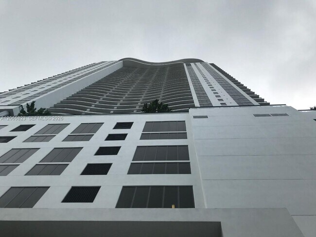 Building Photo - 1600 NE 1st Ave
