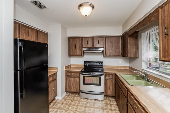 Building Photo - 1024 Porpoise Dr