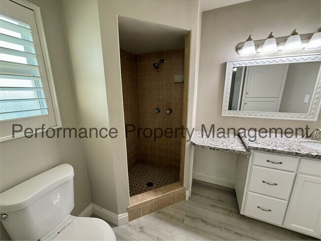 Building Photo - Beautiful 3 Bed/2 Bath NE Bakersfield Home w/ Pool, Solar & $0 Deposit Option