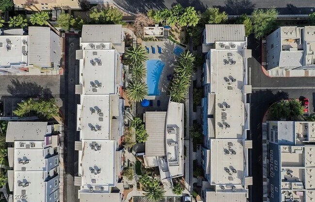 Building Photo - 9050 W Tropicana Ave