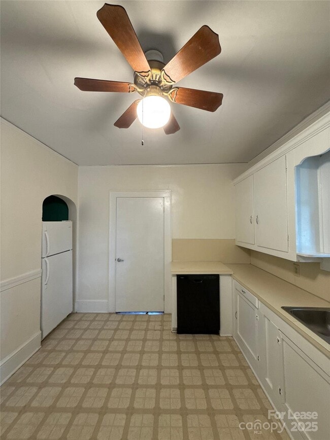 Building Photo - 2214 Floral Ave