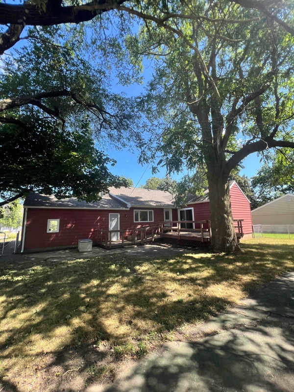 Building Photo - 609 Sydney Ave
