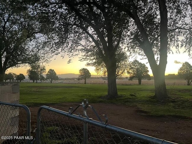 Building Photo - 1 Bar Heart Dr