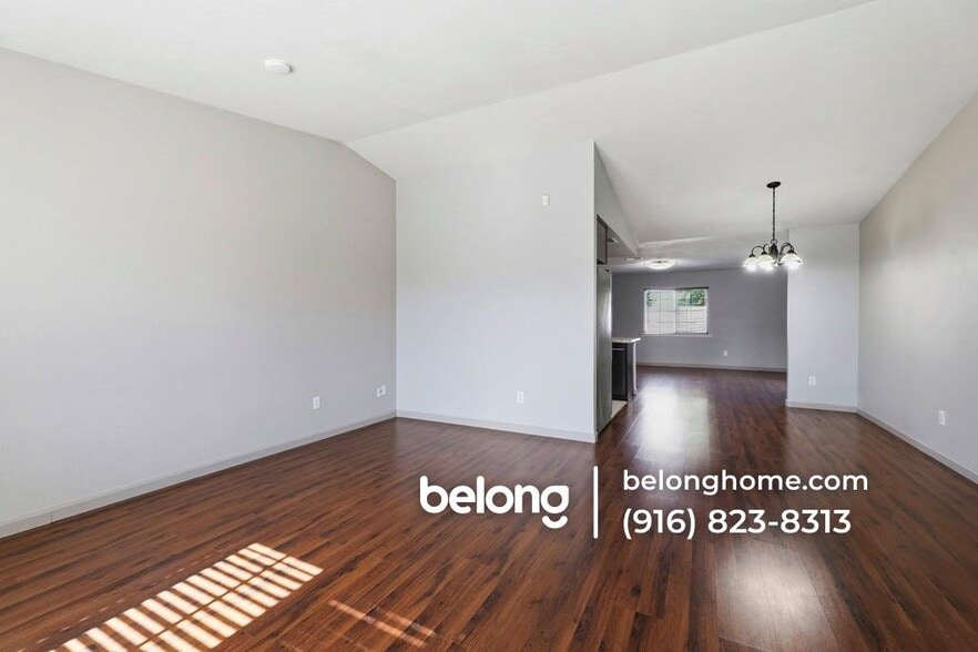Building Photo - 7137 Reyn Oaks Way