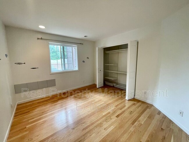 Building Photo - 315 N 155th St