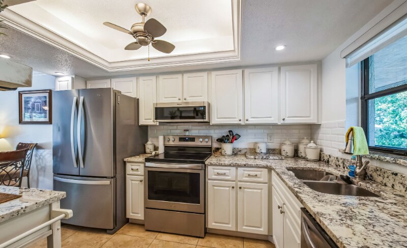 Building Photo - 104 Capri Isles Blvd