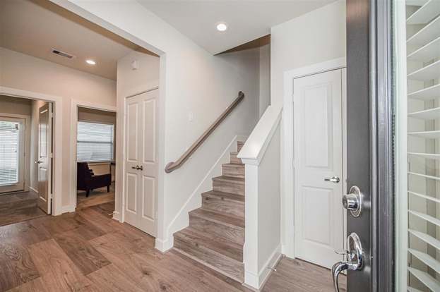 Building Photo - 1106 Olivier Ln