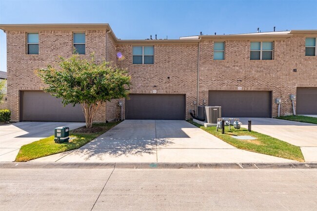 Building Photo - 6520 Northern Dancer Dr
