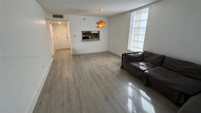 Building Photo - 9688 Fontainebleau Blvd