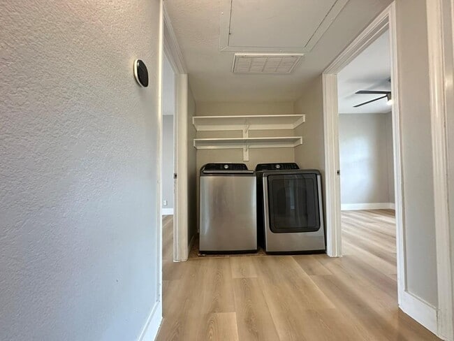 Building Photo - 6713 West Gate Blvd