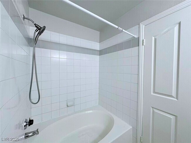 Building Photo - 7885 W Flamingo Rd