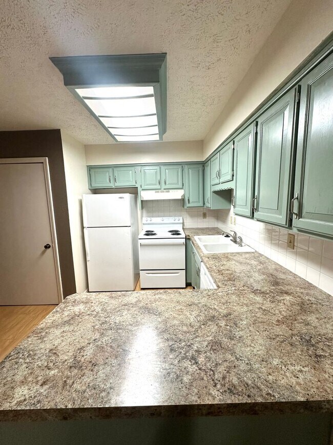 Building Photo - S0261-MF2