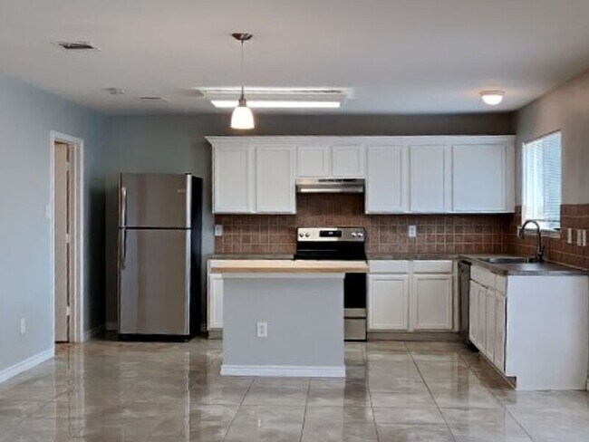 Building Photo - 10408 Woodruff Ct