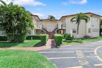 Building Photo - 1635 NE Miami Gardens Dr