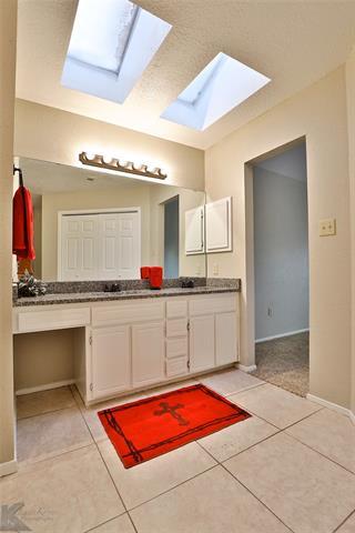 Building Photo - 8033 Vita Ct