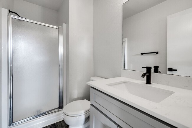 Building Photo - RIVER CROSSING ATX - 2BD/2.5BA - TOWNHOUSE - NEAR DOWNTOWN - NEW INTERIOR - $1495