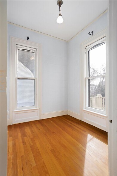 Building Photo - 246 Prospect Ave NE