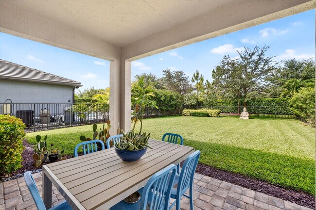 Building Photo - 4651 Pinehurst Trl E