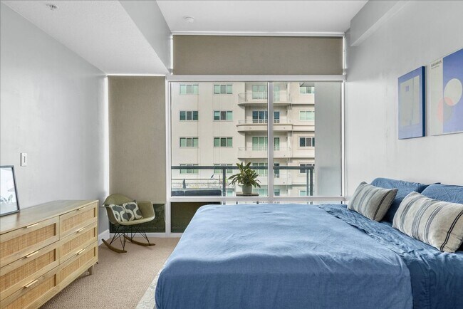 Building Photo - “Live Steps from Lake Eola in Thornton Par...