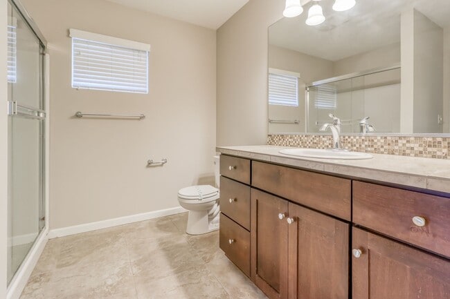 Building Photo - Spacious 4br/2.5ba house with garage in well maintained neighborhood