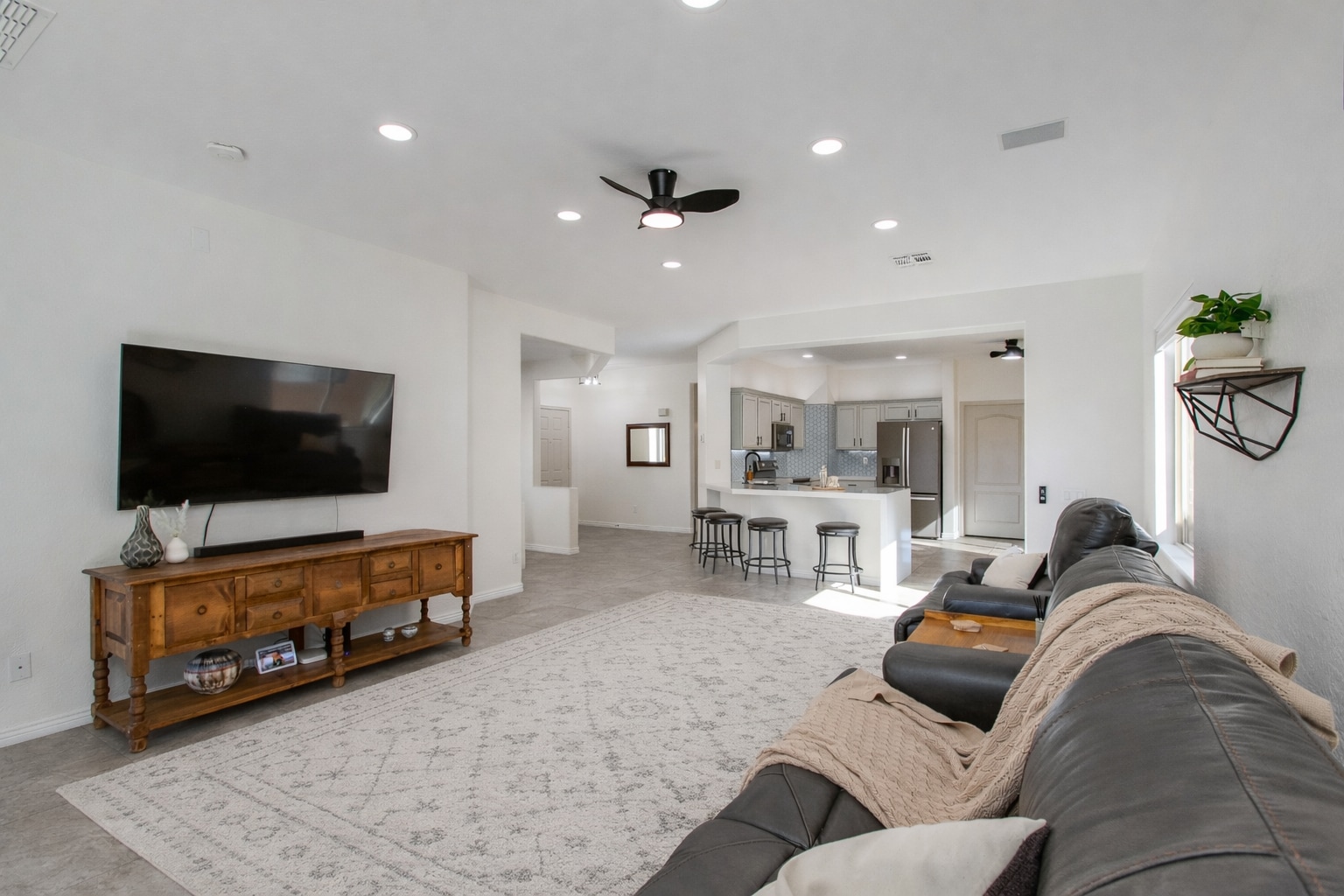 Building Photo - 8242 S Hidden Trail Ct