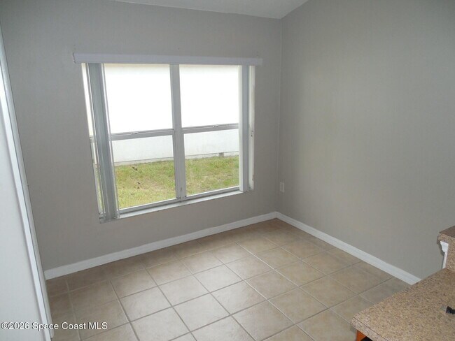 Building Photo - 5272 Outlook Dr