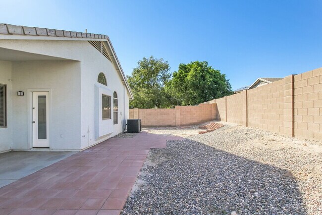 Building Photo - 16766 W Taylor St