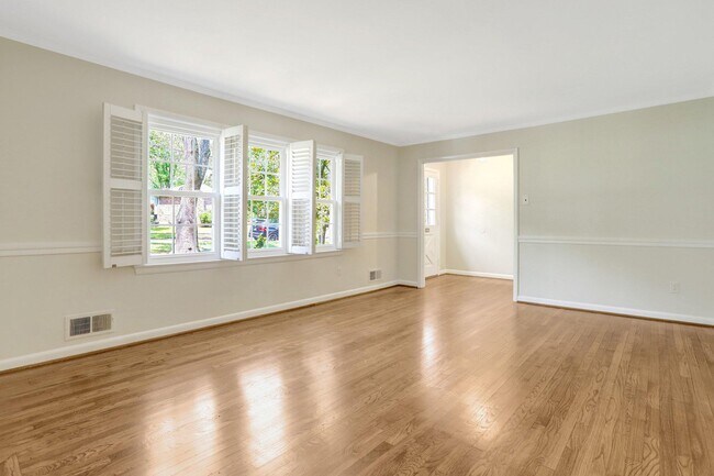 Building Photo - 8005 Candlewood Dr