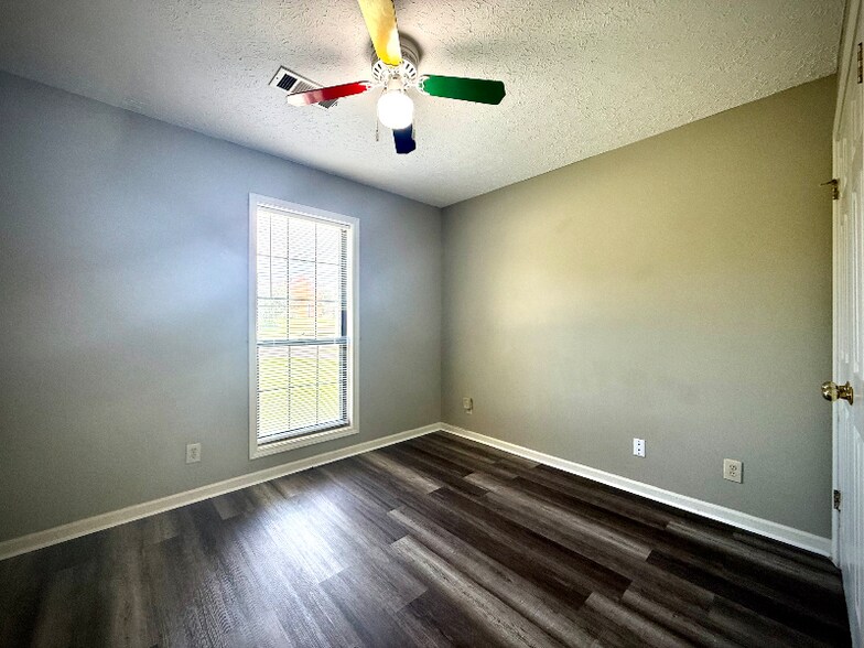 Building Photo - 7067 Runnymede Dr